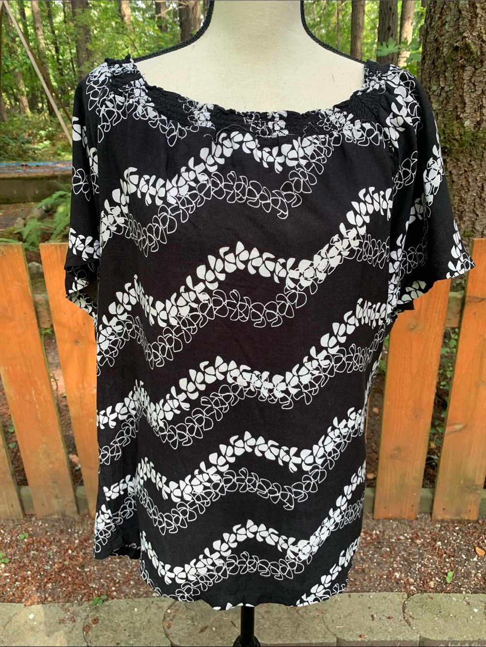 Hula Bay Black & White Floral Wave Women’s Top